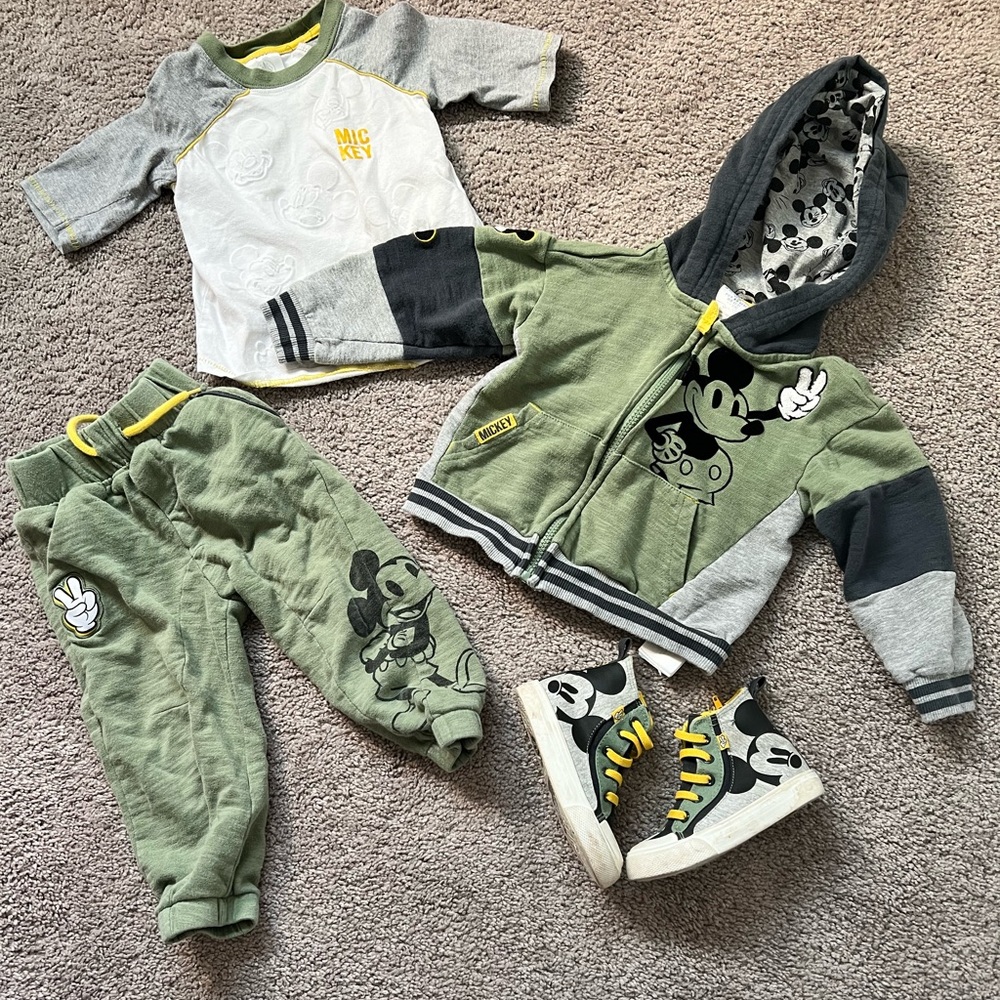 GUC Disney Store Mickey Oh Boy! Matching Sweat Suit size 2T and highstops size 7